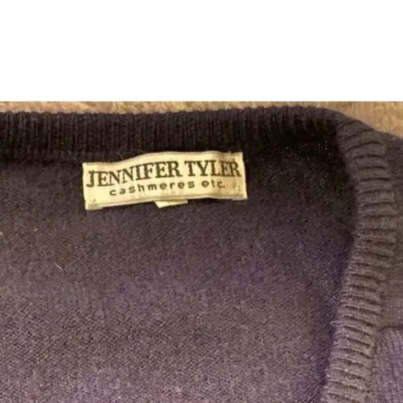 Jennifer Tyler cashmereV-Neck Sweater in Navy, M